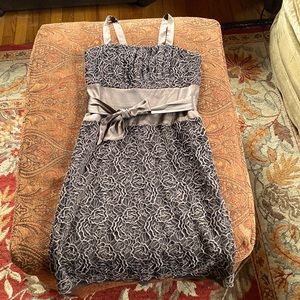 Silk floral rose lace formal party dress like new gorgeous taupe purple gray 6 8